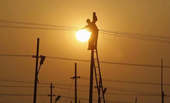 Power Engineers, Farmers Hint at Nationwide Protests Against Electricity Law Amendment