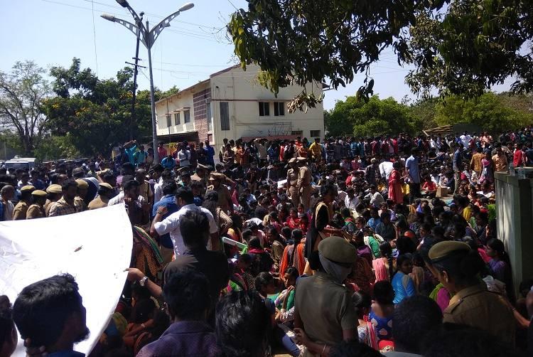 Video Of Police Officer Slapping A Student Who Was Protesting Goes Viral !! Atrocious Act Caught On Camera !! 13 Image result for pollachi protest