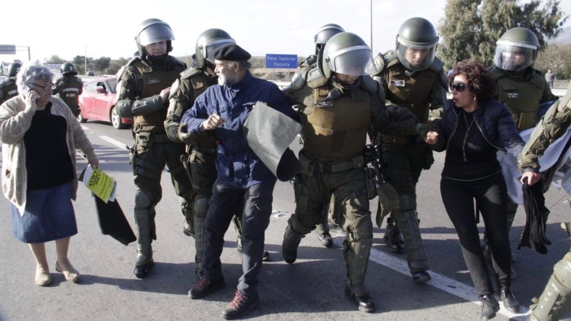 Chilean Police Repress Demonstration Against Water Crisis - NewsClick