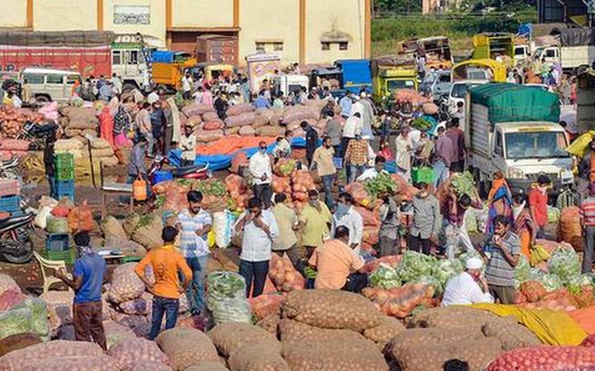 Karnataka's APMC Traders To Indefinitely Shut Markets From July 27 |  NewsClick