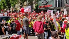 Austrians Protest long work hours