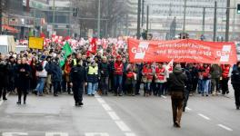 German Trade Unions Hold Warning Strike Against Delay in Wage Negotiations