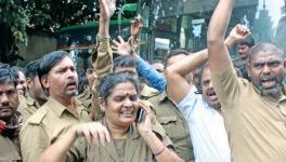 BMTC drivers and conductors stage a protest against transport officers