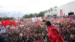 President Nicolás Maduro received the multitude of students at the monument Paseo Los Próceres and thanked them for their support to the Bolivarian Revolution.