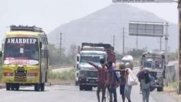 COVID-19: Migrant Workers Returning to UP Made to Wait at MP Border, Resort to Stone-pelting