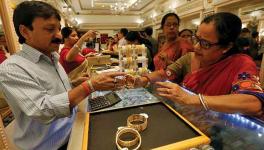 Patna: Hundreds of jewellery shops in Patna remained closed on Saturday and shopkeepers took out a protest march demanding security for them. Angry protestors shouted slogans against the local police and the National Democratic Alliance government led by Nitish Kumar over its failure to protect them.  Jewellery shops in Bakerganj, Bihar’s biggest jewellery business hub, shut down for the second consecutive day on the call given by the Sarrafa Sangh, a day after armed criminals looted a jewellery shop in the