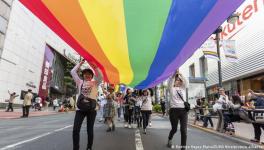 Japan: Same-sex couples face resistance to adoption