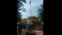 Suresh Kannan, Manjanviduthi Panchayat President hoisting the national flag. Image courtesy: Samuel Raaj