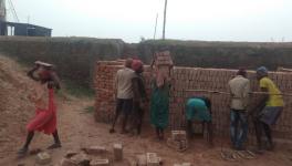 WB: Over 12 Lakh Brick Kiln Workers Left in Lurch as Owners go on Strike