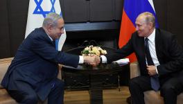 Russian President Vladimir Putin (R) with Israeli Prime Minister Benjamin Netanyahu at a meeting in Sochi (File photo)