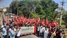 The Tamil Nadu Streetside Vendors Association (TNSVA) protests in Salem, Tamil Nadu. Image Credit: CITU, Tamil Nadu.