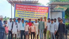 Banners of boycotting elections put up in Manpura village in protest against its inclusion in Shahpura district (Photo - Farooq Luhar)