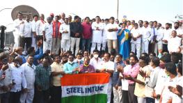 Thousands Join Protest in Vijayawada Against Privatisation of Vizag Steel Plant