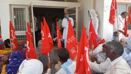 Construction workers stage protest in Hisar district's Uklana. Courtesy - Special Arrangement