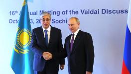 Russian President Vladimir Putin with President of Kazakhstan Kassym-Jomart Tokayev at the 16th Annual Meeting of the Valdai Discuss.