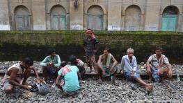 These day laborers live on the streets of Kolkata, with jobs scarce