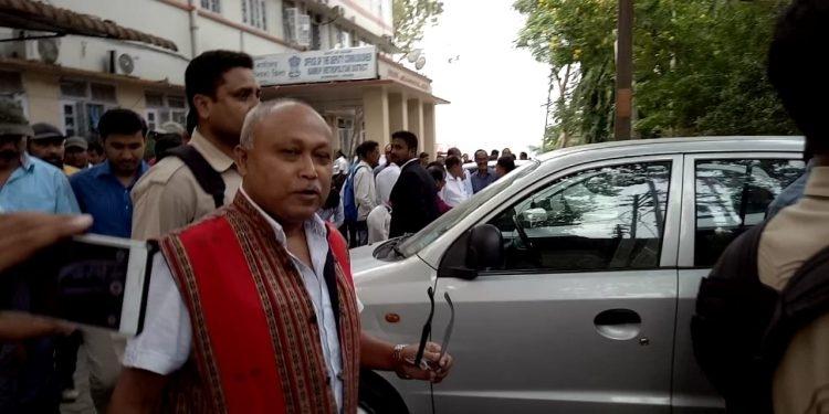 ULFA leader Mrinal Hazarika at the CJM Court premises after being granted bail | Image Credit: Northeast Now