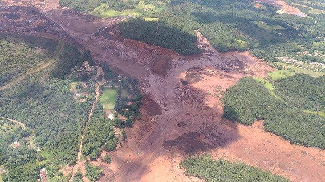 Vale dam breaks in Minas Gerais