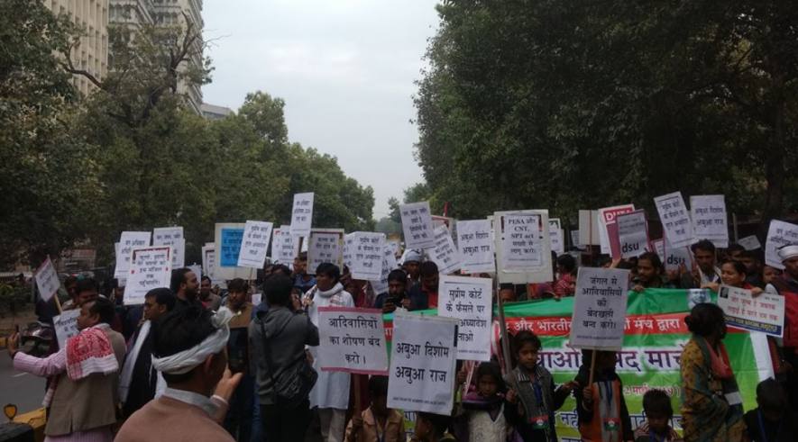 Thousands of Tribals March Down the streets of Delhi Demanding Withdrawal of Eviction Order