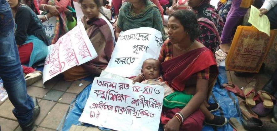 450 School Service Commission Candidates from West Bengal on Indefinite Hunger Strike