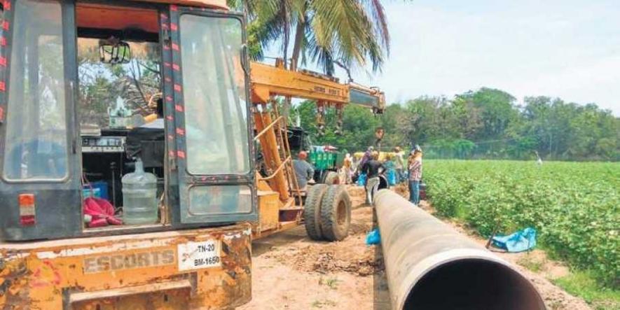 GAIL pipeline in Nangur, Tamil Nadu faces stiff opposition from farmers.
