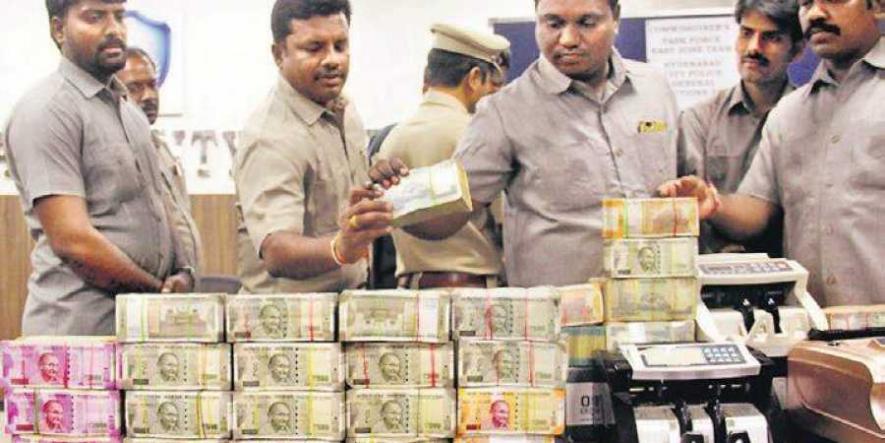 Hyderabad police displayed the cash seized from hawala agents in Hyderabad