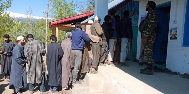 Voting Underway in 7 States, Grenade Attack in Pulwama