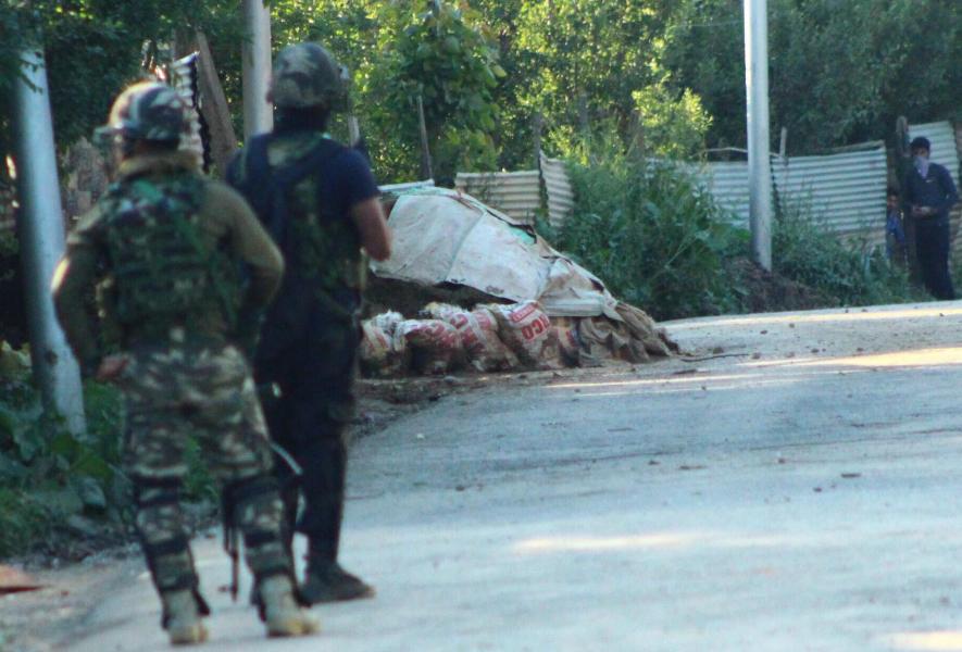 1 Civilian, 1 Trooper Killed, 98 Injured in Kashmir 