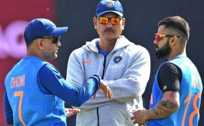 MS Dhoni, Ravi Shasti and Virat Kohli of the Indian cricket team