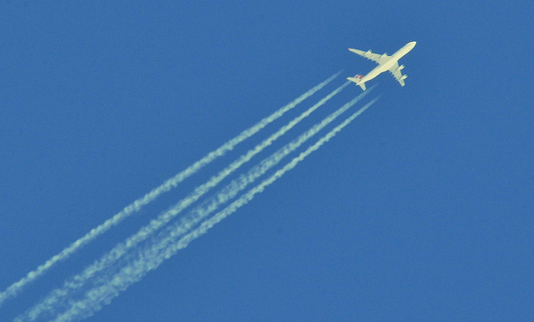 Airplane Contrails Could Be a Potent Global Warming Agent