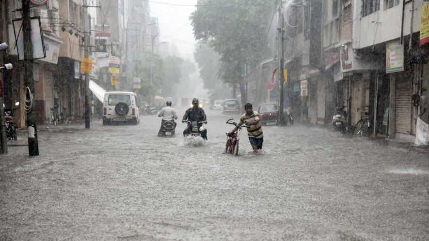 4 Labourers Dead as Rains Wreak Havoc in Vadodara, 5,000 Evacuated