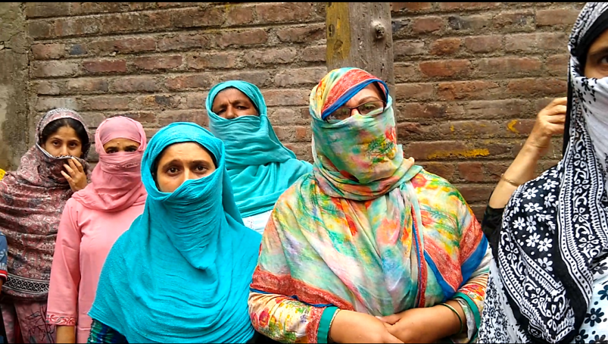 Kashmir: Women in Rainawari Accuse