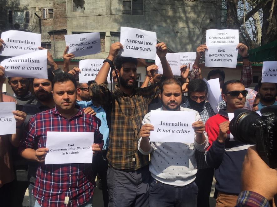 Journalists protest in Srinagar