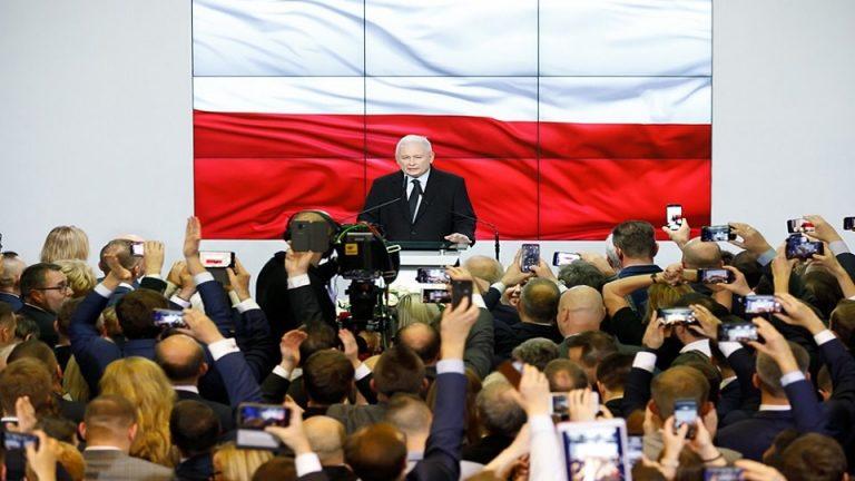The conservative Law and Justice Party’s (PiS) has run an ultra-nationalist, homophobic, anti-communist and anti-Russian campaign in the run-up for the Polish parliamentary elections.