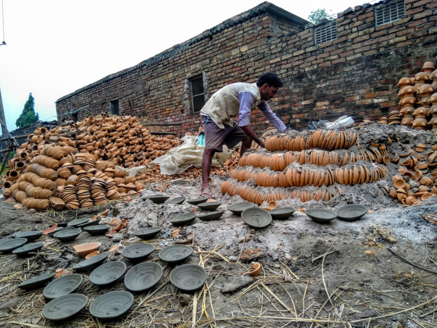 Traditional potters in Bihar's West Champaran are struggling to survive.