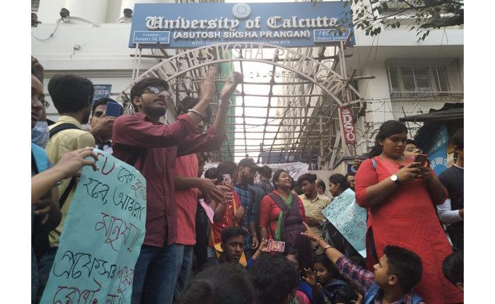 Calcutta University Students Portest Against CBCS