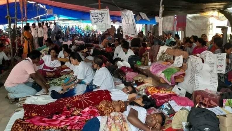 WB Para Teachers Hunger Strike