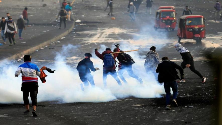 Anti-government protesters in Iraq. (Photo: Middle East Eye)