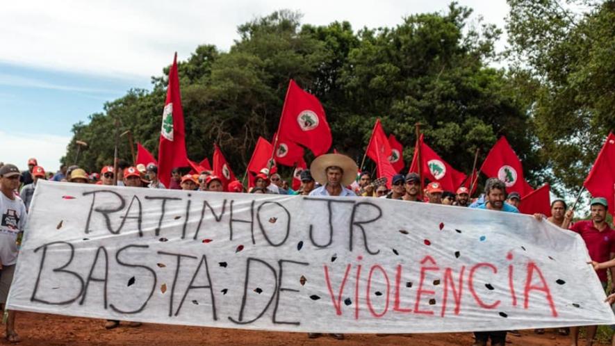 Ratinho Junior, No more violence! Photo: MST