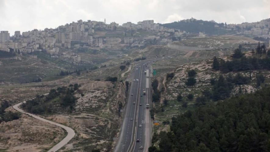 Route 1 near the settlement of Ma'ale Adumim in Section E-1 of the occupied West Bank. (Photo: Ohad Zwigenberg)