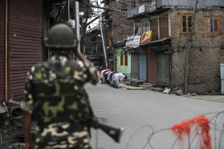 The image was part of a series of photographs by Associated Press photographers which won the 2020 Pulitzer Prize for Feature Photography.