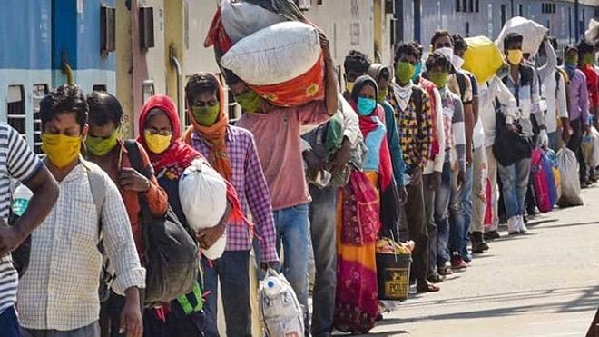 Migrant workers in India who have lost their jobs due to the lockdown return to their home States in the country.