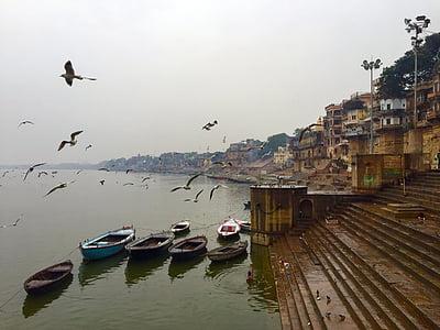 COVID-19 Lockdown: Boatmen in Varanasi Face Financial Hardships, Look for New Jobs
