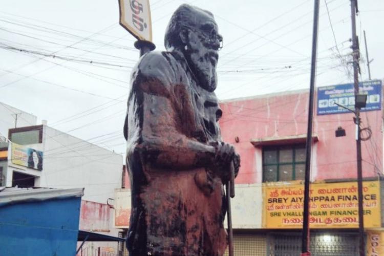 Outrage in TN After Periyar’s Statue Found Smeared with Saffron Paint