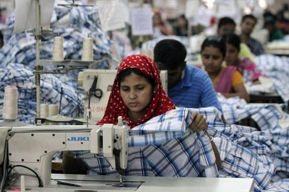 No Sign of Revival: Garment Biz Ostagars, Tailor-workers of West Bengal Despair