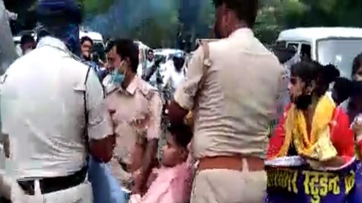 Bihar police lathi-charged at protesting students