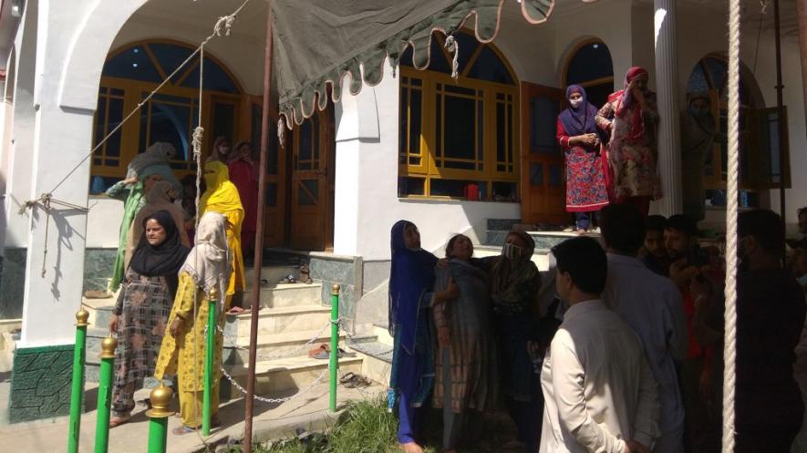 3 Militants, Woman Killed During an Encounter in Srinagar