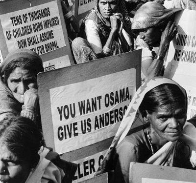 Victims of Bhopal disaster march in September 2006. Credit: Wikimedia Commons. 
