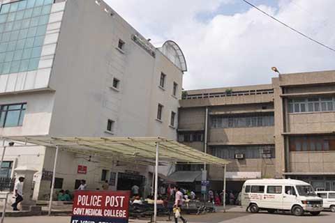 Jammu: Lack of Oxygen Supply at COVID-Care Ward in GMC Sends Families into Panic