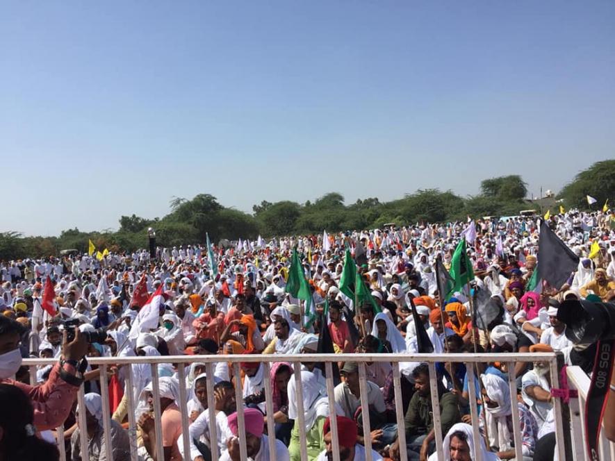 Farmers in thousands gathered at the Dussehra Ground in Sirsa and staged a dharna on October 6. Courtesy - Facebook